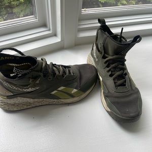 Reebok men’s shoes size 9